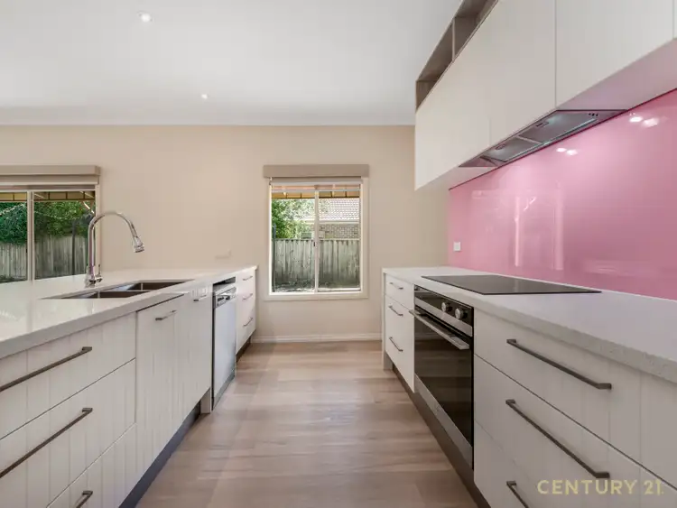 Sixth view of Homely house listing, 2 Homestead Court, Pakenham VIC 3810