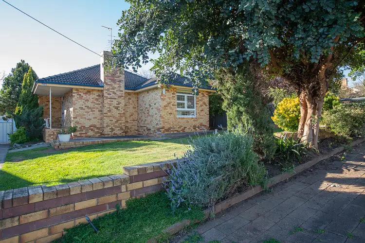 8 Russell Street, Tamworth NSW 2340