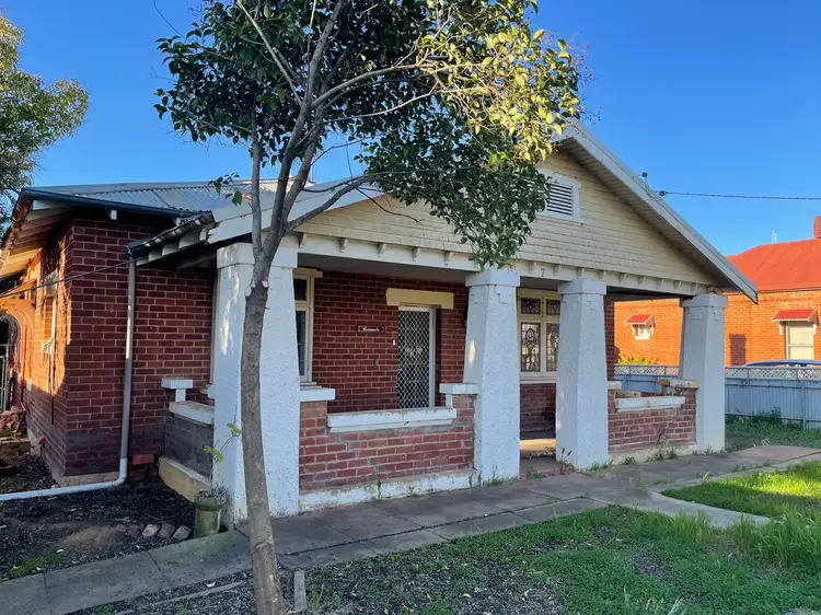 7 Barton Street, Forbes NSW 2871