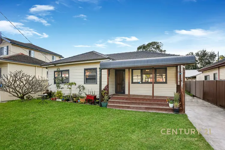 12 Preston Road, Old Toongabbie NSW 2146