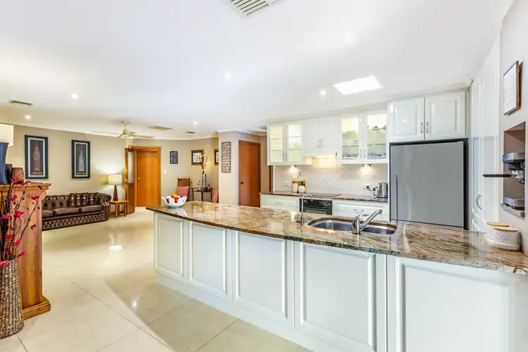 7 Emelia Jane Close, Woodcroft SA 5162