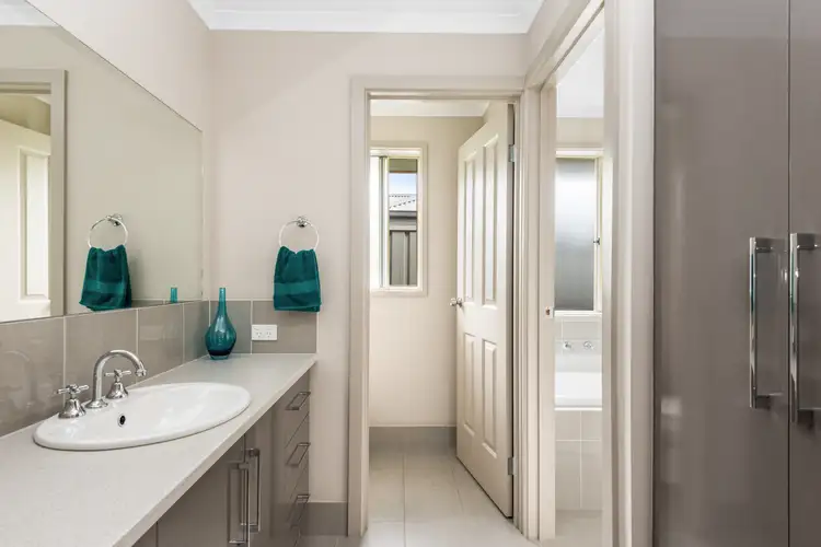 Sixth view of Homely house listing, 8 Mountain Ash Drive, Hackham SA 5163