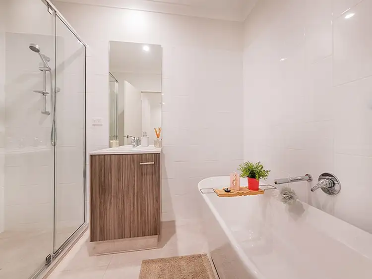 Sixth view of Homely house listing, 18 Parkdale Drive, Lyndhurst VIC 3975