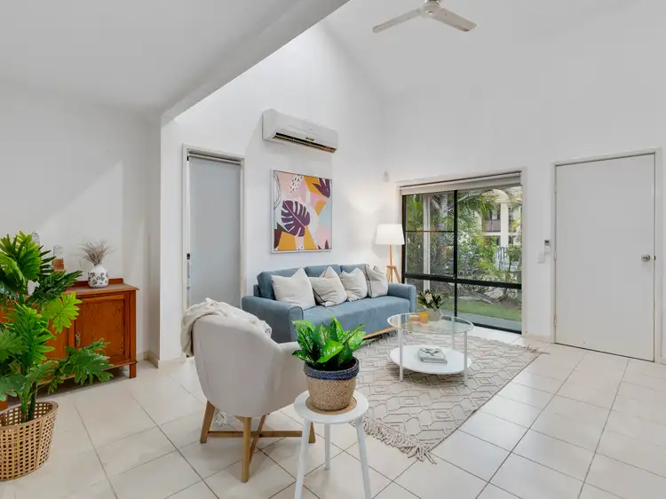 802/2 Gentian Dr, Arundel QLD 4214