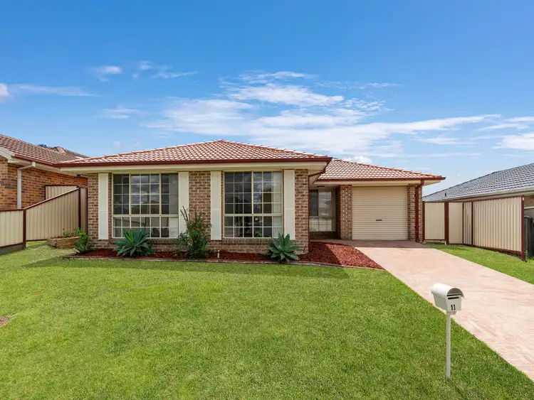 11 White Cliffs Avenue, Hoxton Park NSW 2171