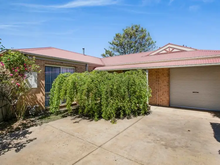 2/29 Henry Street, Pakenham VIC 3810