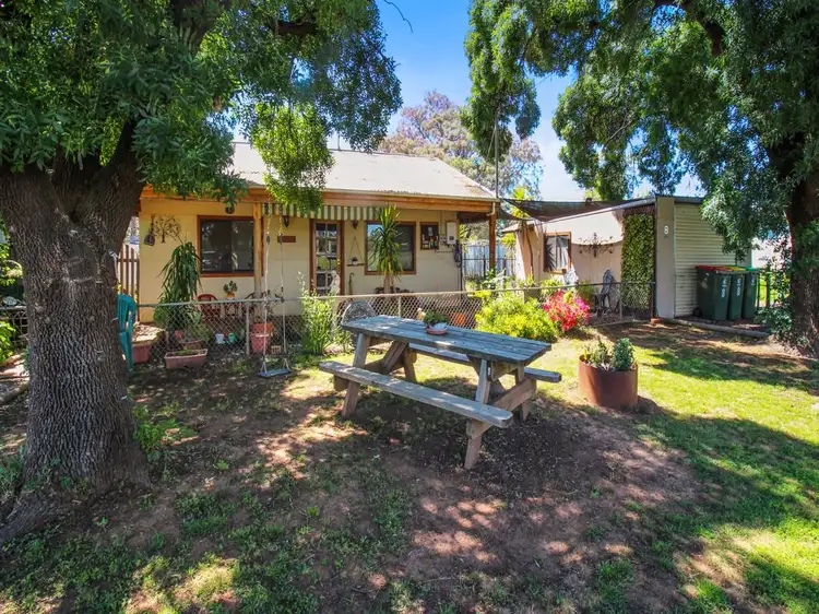 8 Ferry Street, Forbes NSW 2871