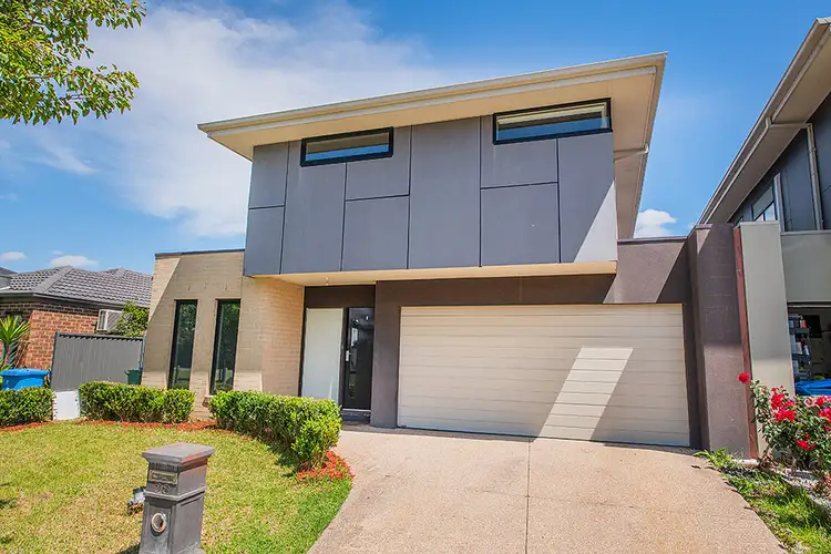 28 Pinebank Avenue, Cranbourne East VIC 3977