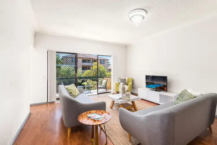 6/13 Winchester Street, Carlton NSW 2218