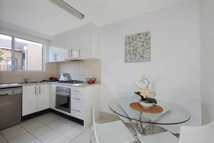 Fourth view of Homely apartment listing, 1/38 Carlton Street, Mckinnon VIC 3204