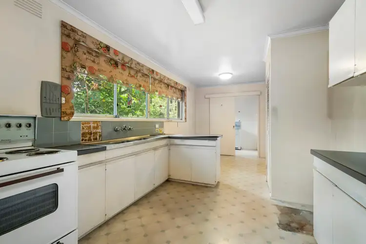 Fifth view of Homely house listing, 2 Wingham Court, Frankston VIC 3199