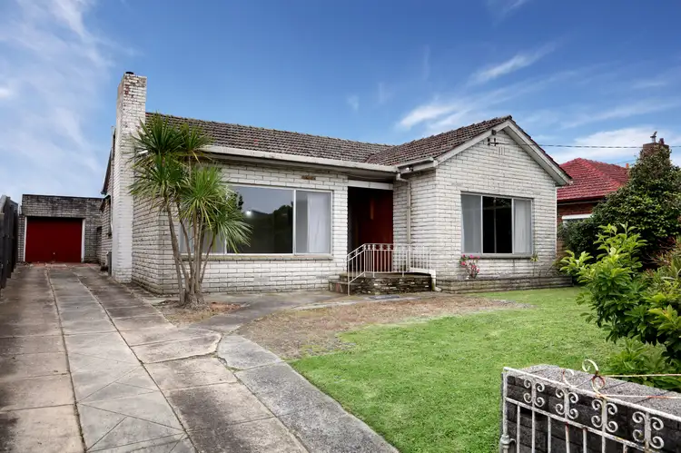 Main view of Homely house listing, 23 Hutchinson Street, Bentleigh VIC 3204