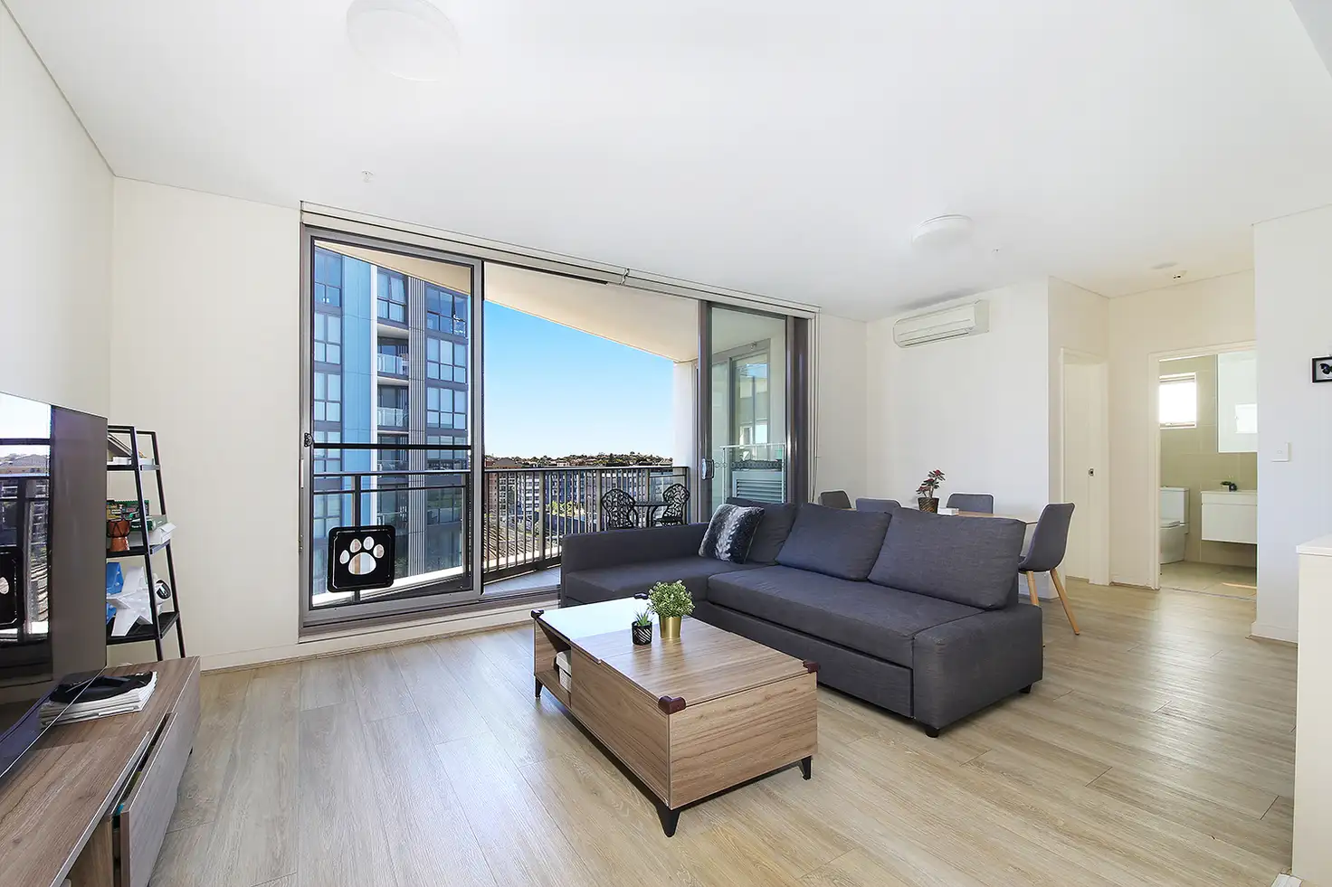 Main view of Homely apartment listing, 607/2 Discovery Point Place, Wolli Creek NSW 2205