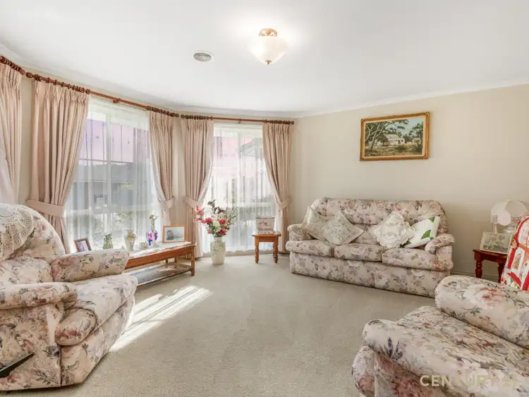 Second view of Homely house listing, 6 Blackmore Close, Pakenham VIC 3810