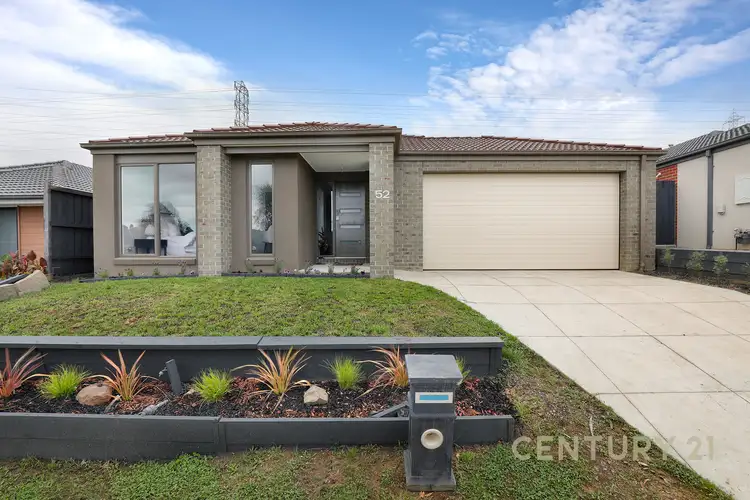 52 Meadowlea Crescent, Pakenham VIC 3810