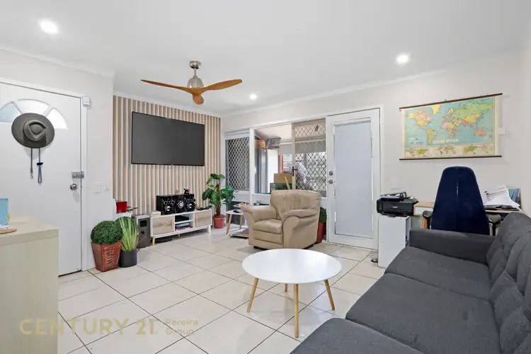 1/42 Woodhouse Drive, Ambarvale NSW 2560