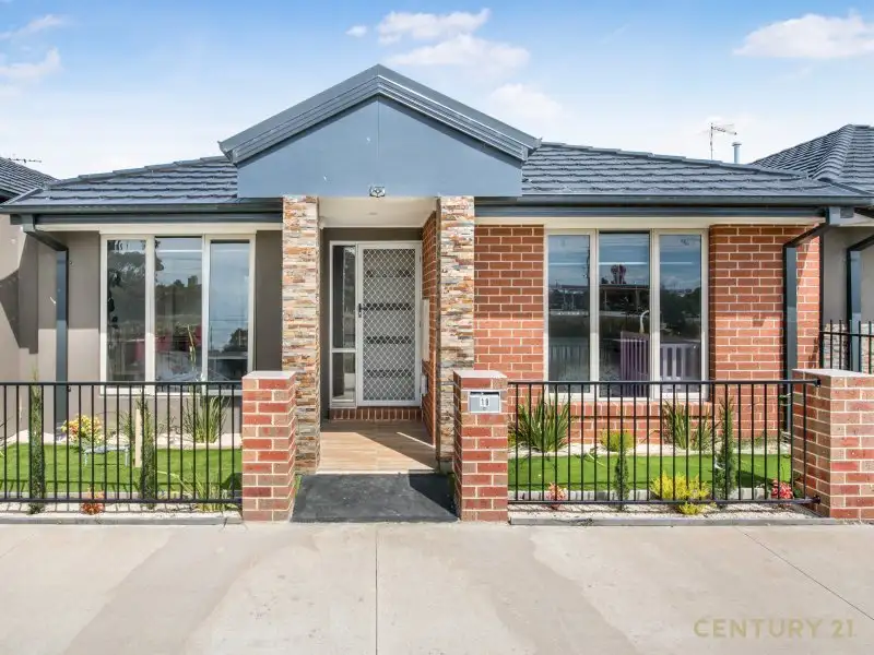 Main view of Homely house listing, 18 Titan Lodge Walk, Pakenham VIC 3810
