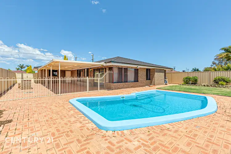 24 Murdoch Road, Thornlie WA 6108