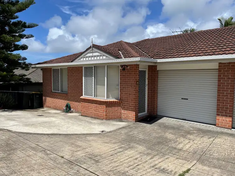 Main view of Homely villa listing, 2/4 Ibis Close, Mount Hutton NSW 2290