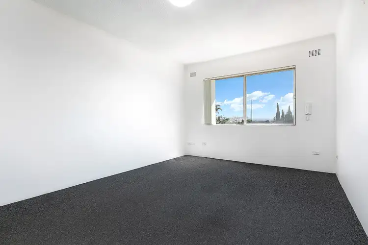 8/33 Baird Avenue