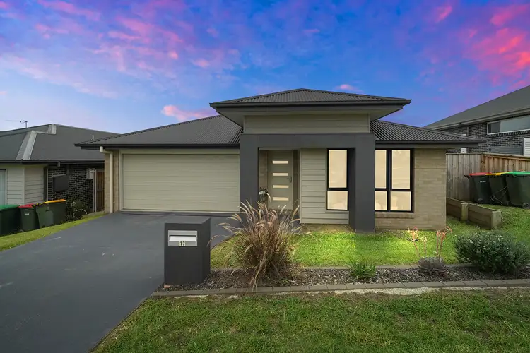 17 Plover Circuit, Aberglasslyn NSW 2320