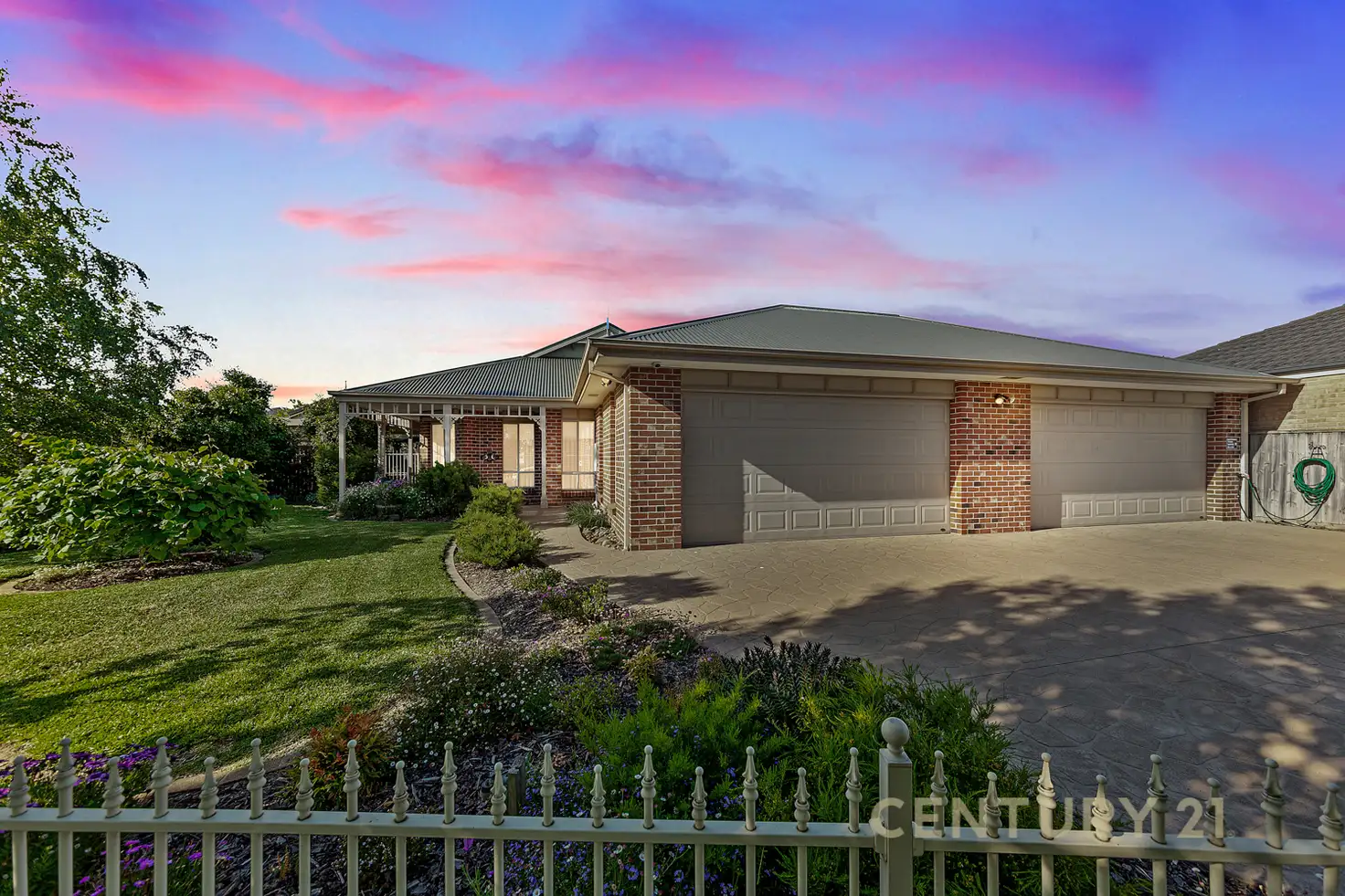 Main view of Homely house listing, 5 Carrington Drive, Pakenham VIC 3810