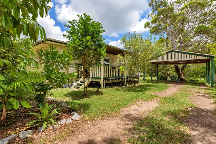 33 Ark Royal Drive, Cooloola Cove QLD 4580