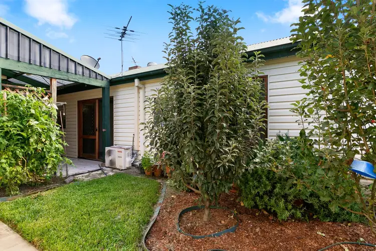 1/14 Weston Street