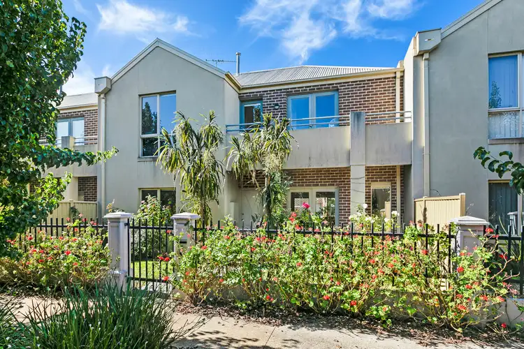 8 Shell Lane, Point Cook VIC 3030