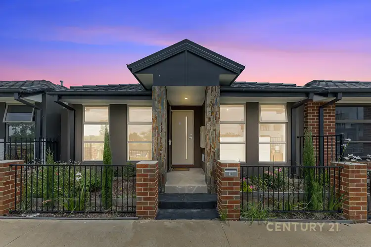 10 Titan Lodge Walk, Pakenham VIC 3810