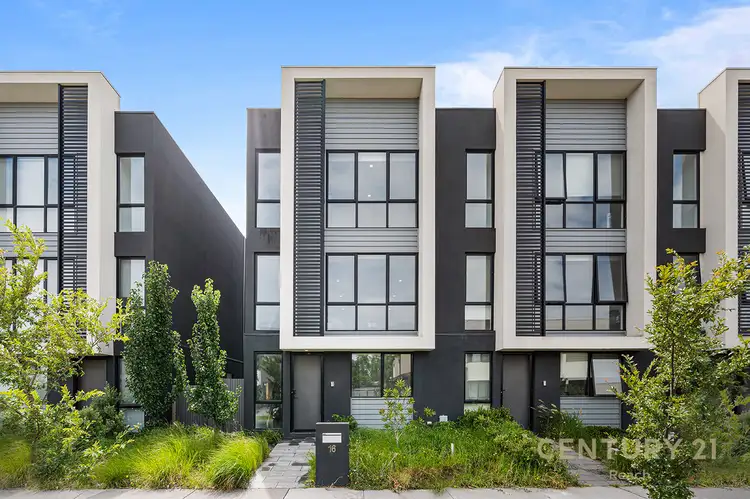 16 Jackson Green Boulevard, Clayton South VIC 3169