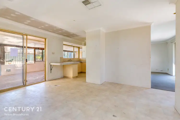 Fourth view of Homely house listing, 5 Crusader Drive, Thornlie WA 6108