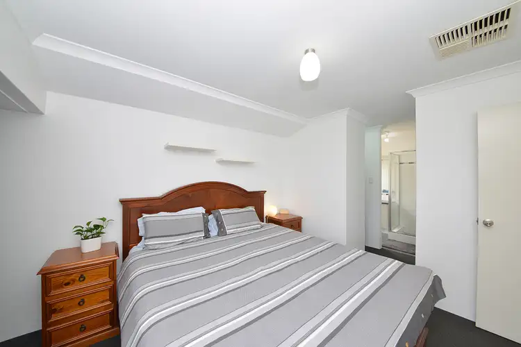 Fifth view of Homely house listing, 6 Astrolux Court, Banksia Grove WA 6031