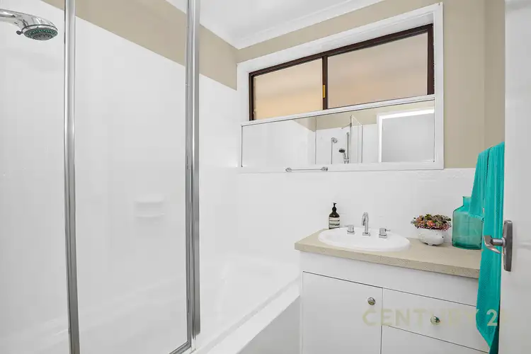 Fifth view of Homely house listing, 20 Primrose Hill Close, Endeavour Hills VIC 3802