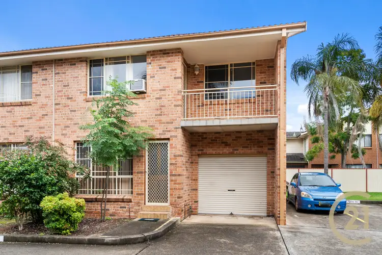 3/8 Thelma Street, Lurnea NSW 2170
