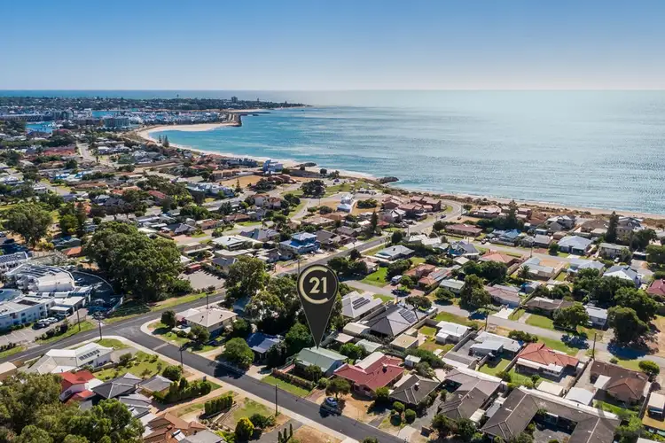 4 Perseus Road, Silver Sands WA 6210