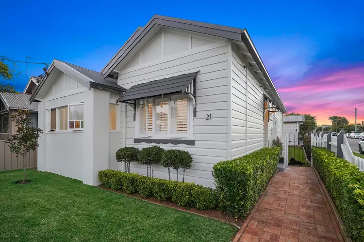 21 Rawson Street, Mayfield NSW 2304
