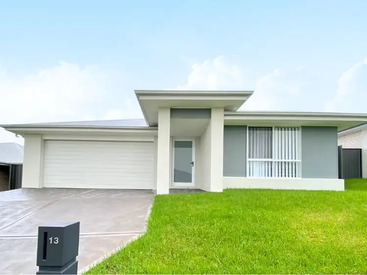 13 Royston Circuit, Farley NSW 2320