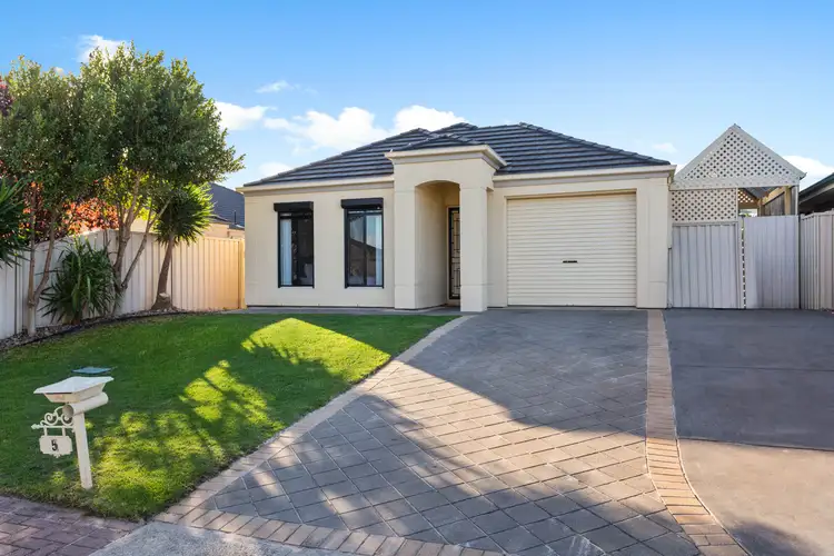 5 Cockle Avenue, Aldinga Beach SA 5173