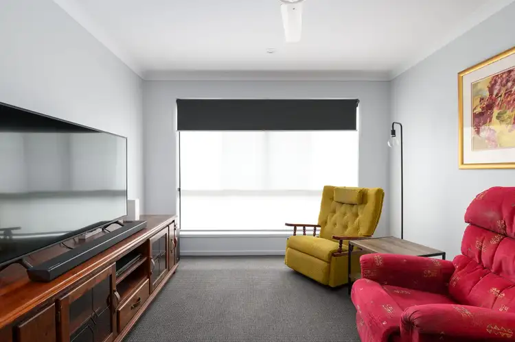 Seventh view of Homely house listing, 9 Excalibur Crescent, Southside QLD 4570