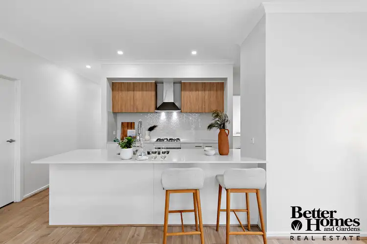 202 Lakeview Promenade