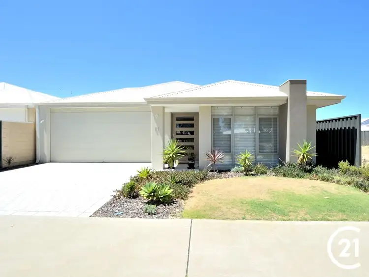 51 Shoveler Crescent
