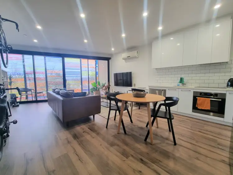 203/500 Dandenong Road