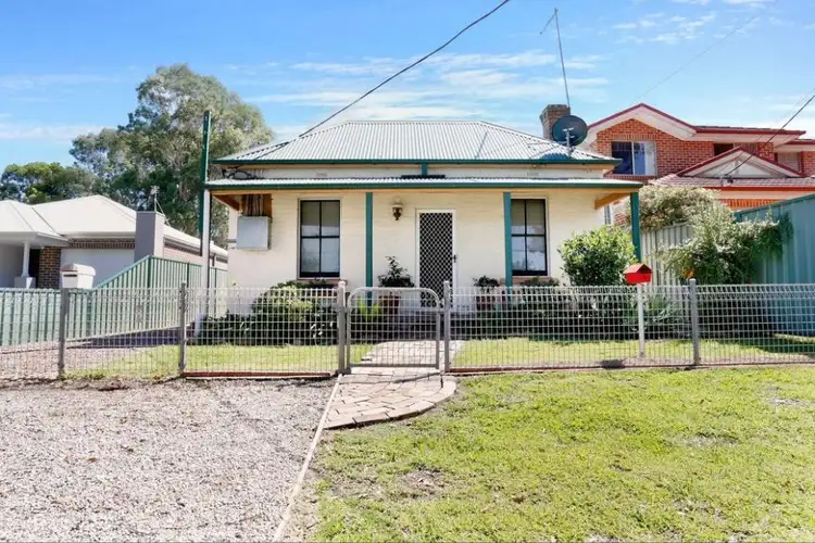 8 King Street