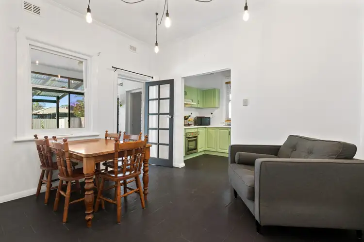 9 Farnham Road, Keswick SA 5035