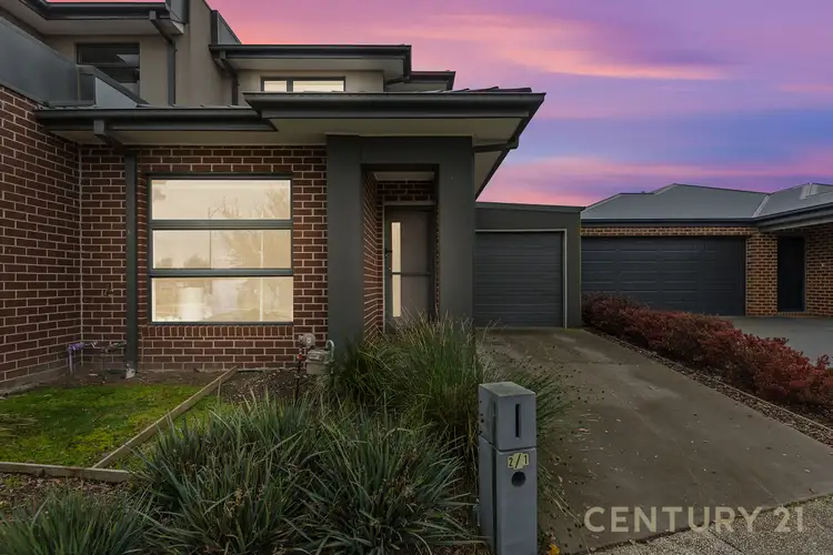 2/1 Naomi Street, Pakenham VIC 3810