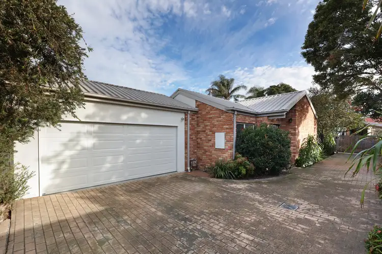 Main view of Homely townhouse listing, 2/41 South Avenue, Bentleigh VIC 3204