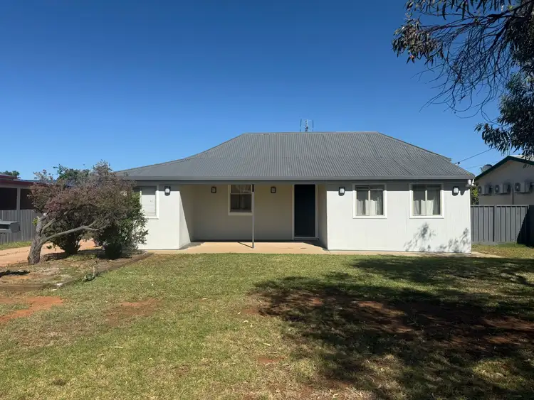 5 Junction Street, Parkes NSW 2870