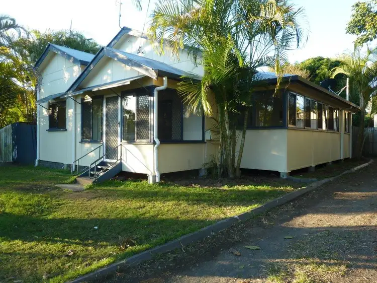 10 Larsen Street, Urangan QLD 4655