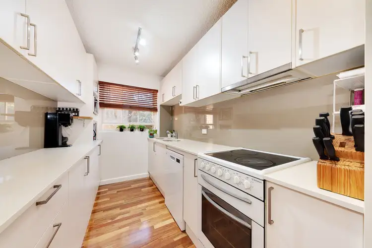 2/73-75 Burns Bay Road